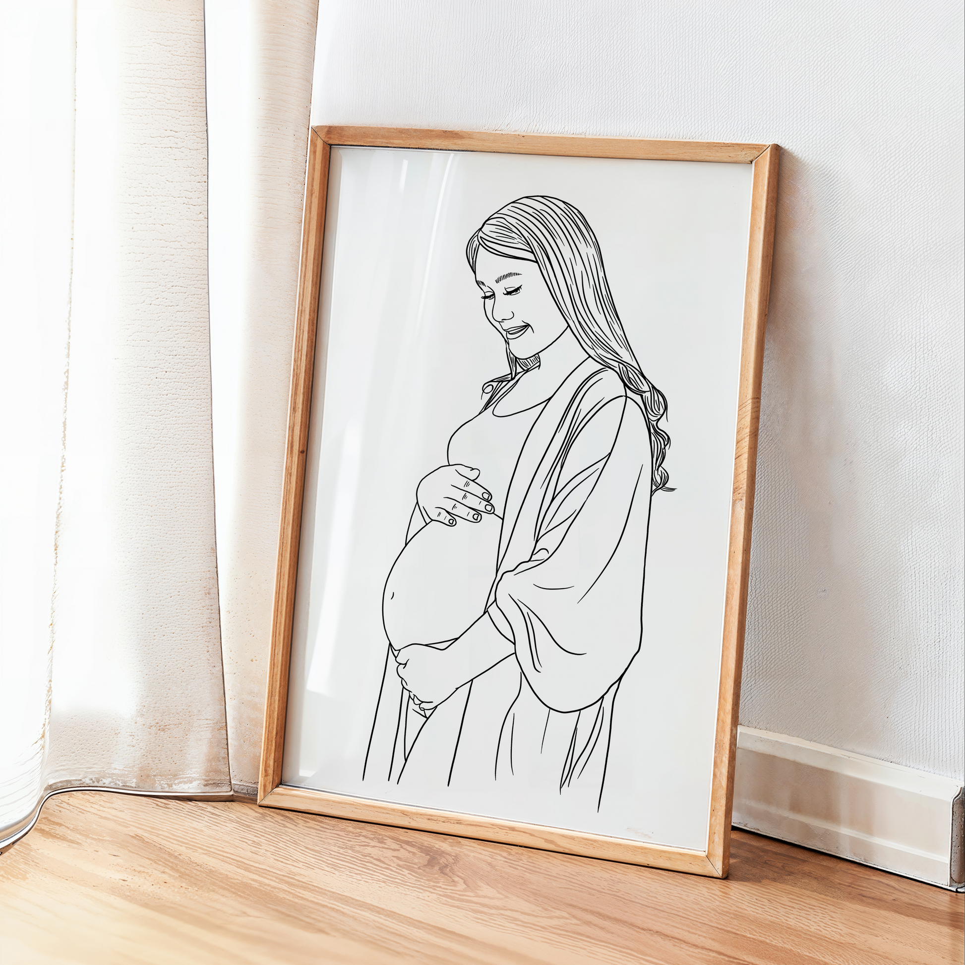 Nahaufnahme handgezeichnetes Schwangerschaftsportrait zeigt detaillierte Linienführung und Babybauch